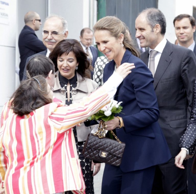 Visita de la Infanta Elena a Villena