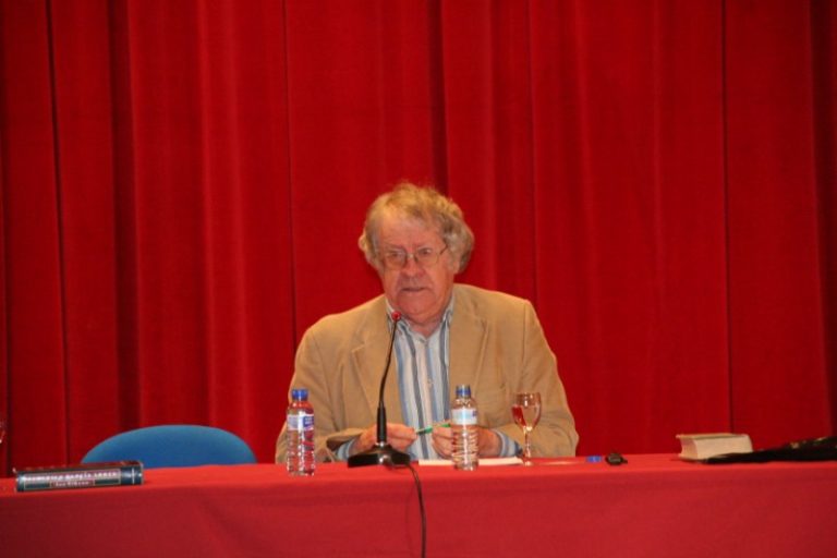 Ian Gibson, impartió su conferencia en el Centro Cívico