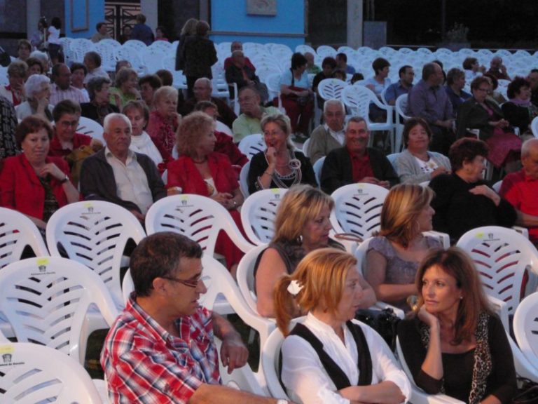 Actuación de Bravo Nino; III Semana del Mayor
