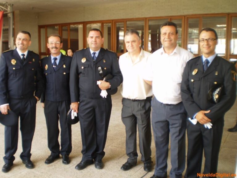 Dos policías de Novelda obtienen la condecoración del IVASPE