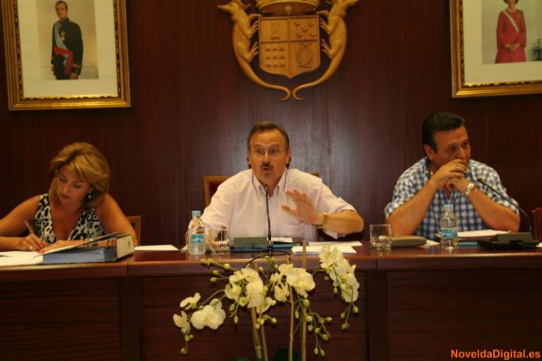 El cierre del Centro Salud  Agua ocasionó los momentos más tensos del pleno