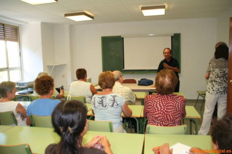 Se inicia el primer curso de la Universidad Permanente de Adultos