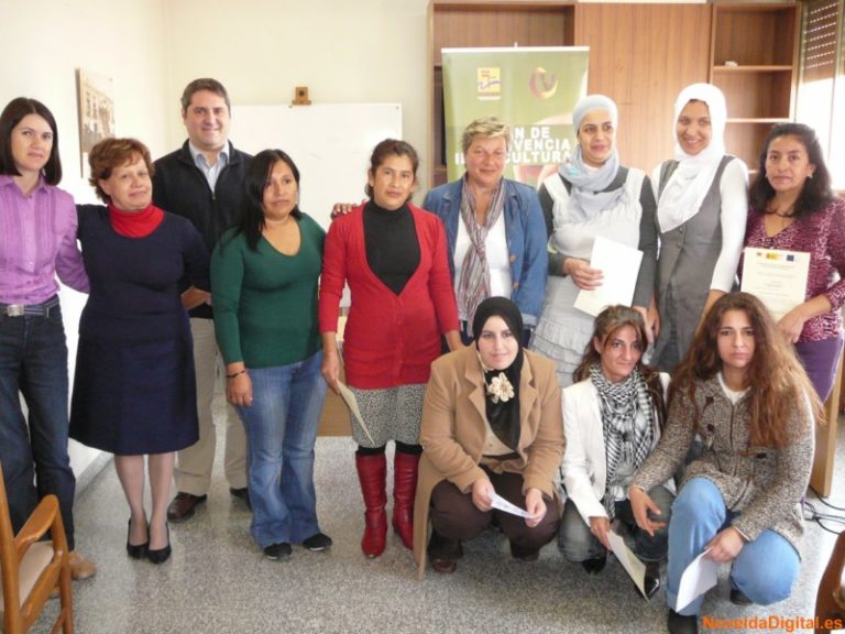El Ayuntamiento entrega los diplomas del I Taller de Acogimiento para la Integración Social y la Convivencia Intercultural