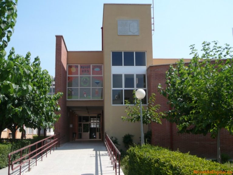Los directores de instituto proponen “descansar” cada mes y medio