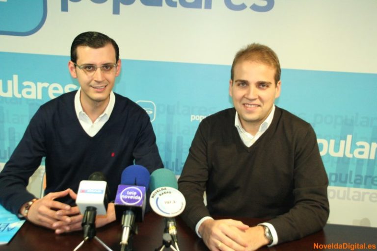 Adrián Ballester ofrece una charla en la sede del Partido Popular