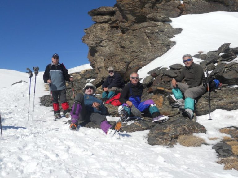 Ramón Sala corona la cumbre del Horcajo en Sierra Nevada