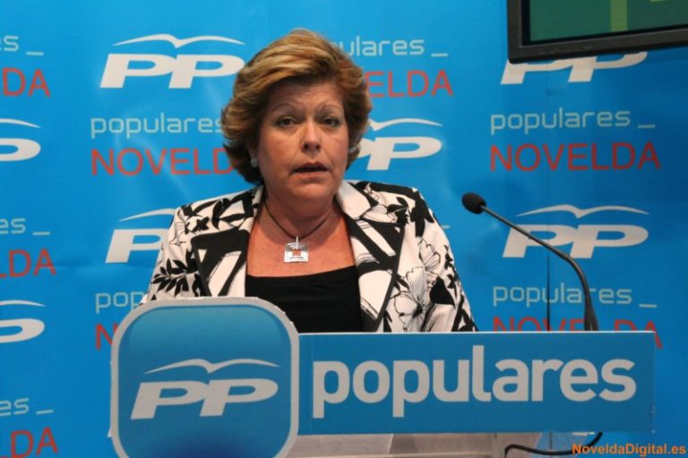 Milagrosa Martínez se reúne con agricultores de la uva de mesa para trasladarles su apoyo