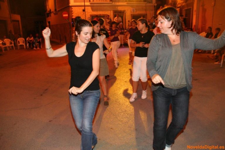 Nit Folk en la Replaceta de la Creu