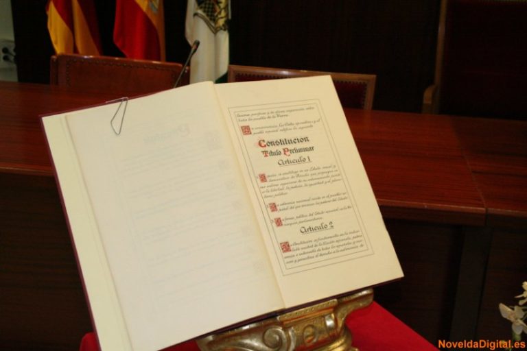 El Ayuntamiento conmemora la Constitución Española