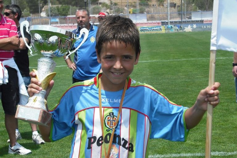 Oscar Navarro consigue ganar la Copa de Campeones junto al Kelme C