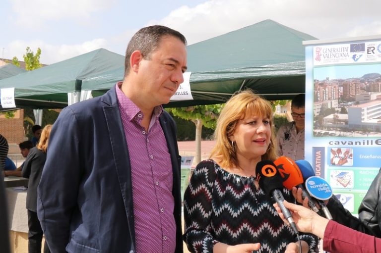 El IES Cavanilles de Alicante pacta un servicio de autobús que deje a los alumnos de la comarca en su puerta