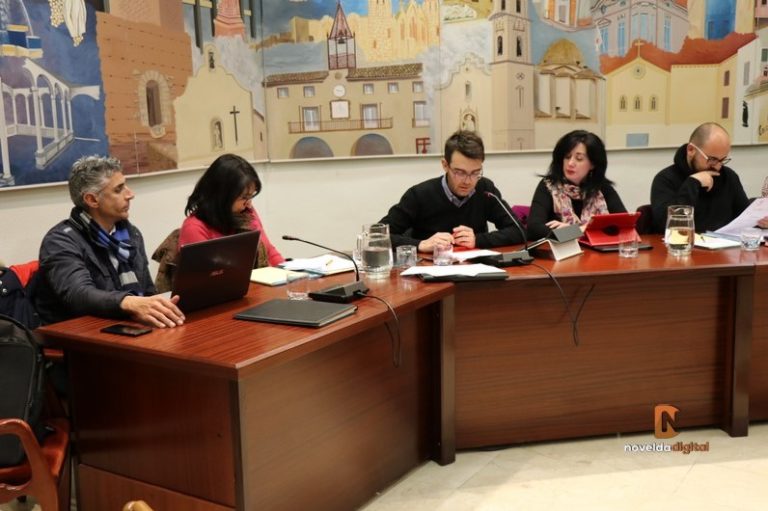 Novelda incluirá cláusulas sociales en los contratos públicos