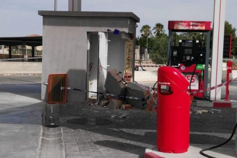 Robo fallido en una gasolinera de Novelda