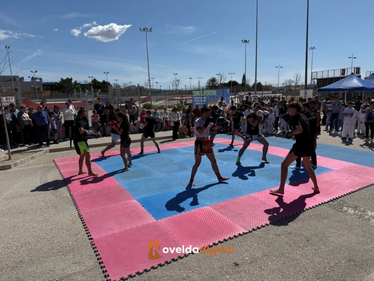 Novelda promueve la salud y los hábitos de vida saludable en la I Feria de la Salud y el Deporte