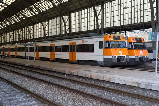 Transportes activa la gratuidad del transporte público para menores de 15 años y descuentos de entre un 40 y un 70% para el resto de usuarios