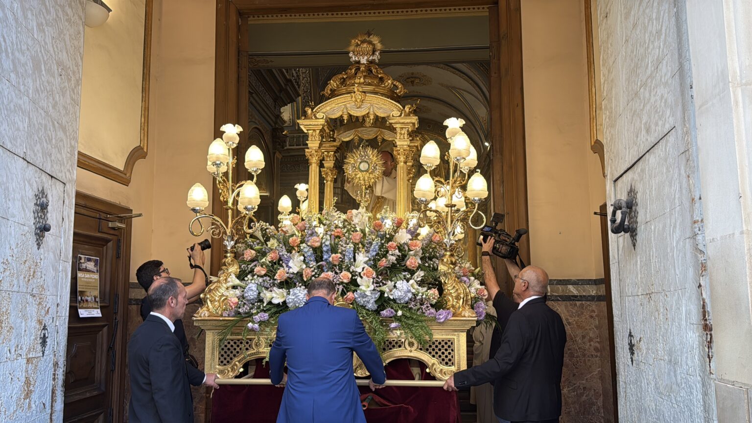 El Corpus Christi llena de fervor y tradición las calles de Novelda ...