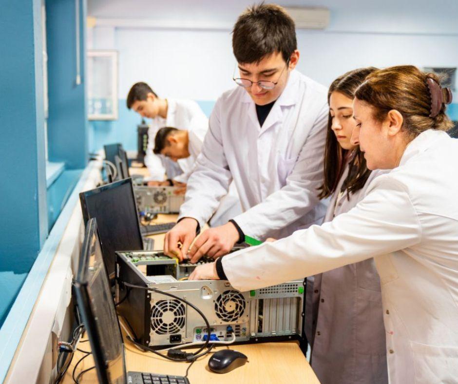 Educación abre el plazo para los Premios Extraordinarios de Formación Profesional correspondientes al curso 2025-2026