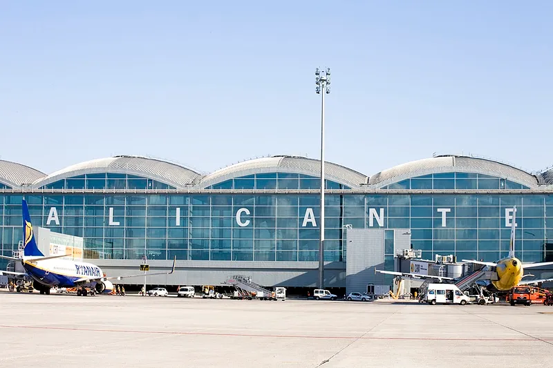 El Aeropuerto de Alicante-Elche MiguelHernández registra más de 16,8 millones depasajeros hasta septiembre